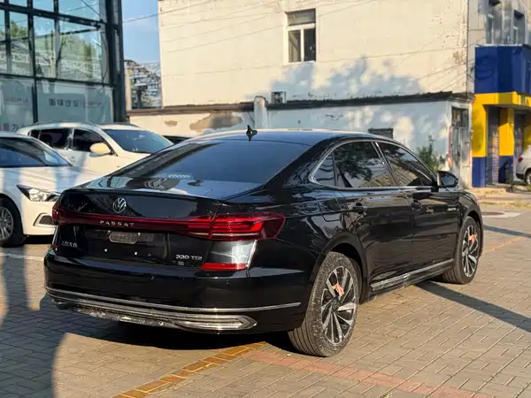 Volkswagen Passat 2022