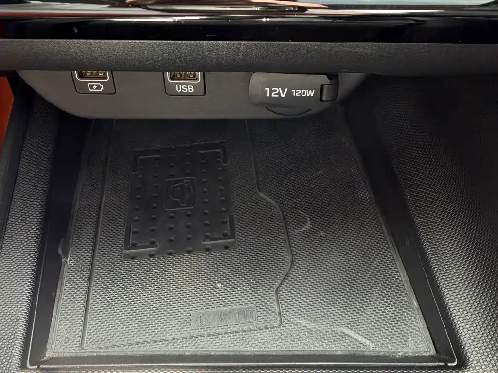 Hyundai Elantra 2022 — фото 16