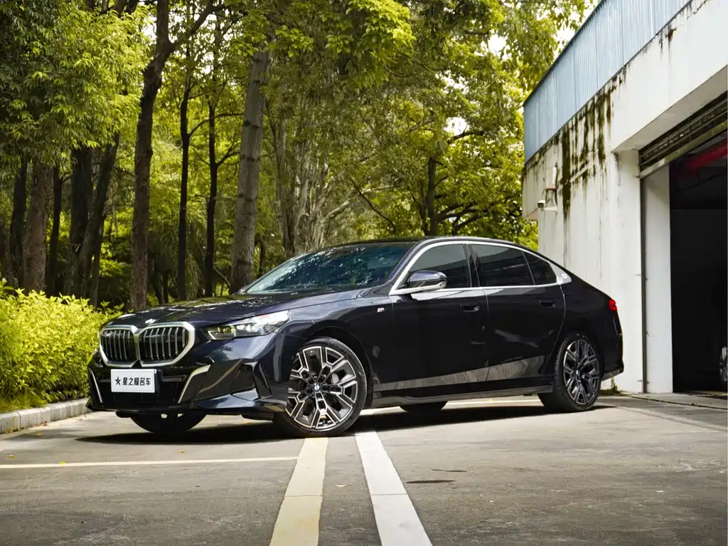 BMW 5 Series 2025