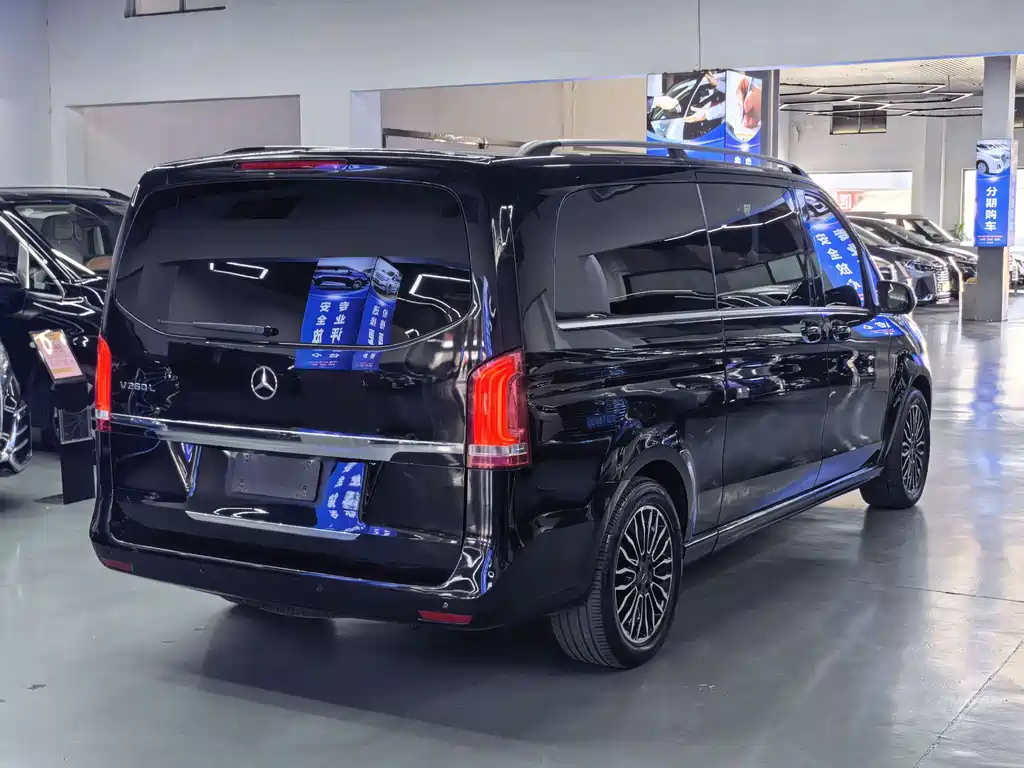 Mercedes-Benz V-Class 2018 — фото 3