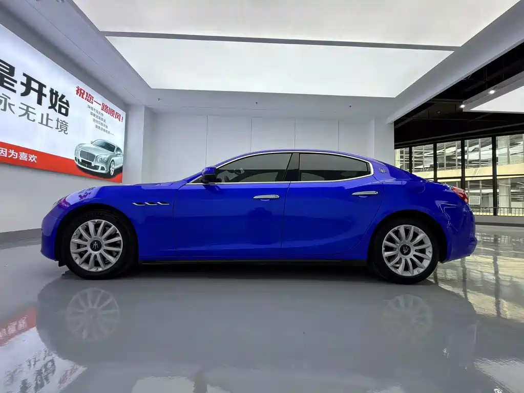 Maserati Ghibli 2017 — фото 10