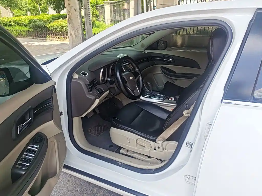 Chevrolet Malibu 2015 — фото 15