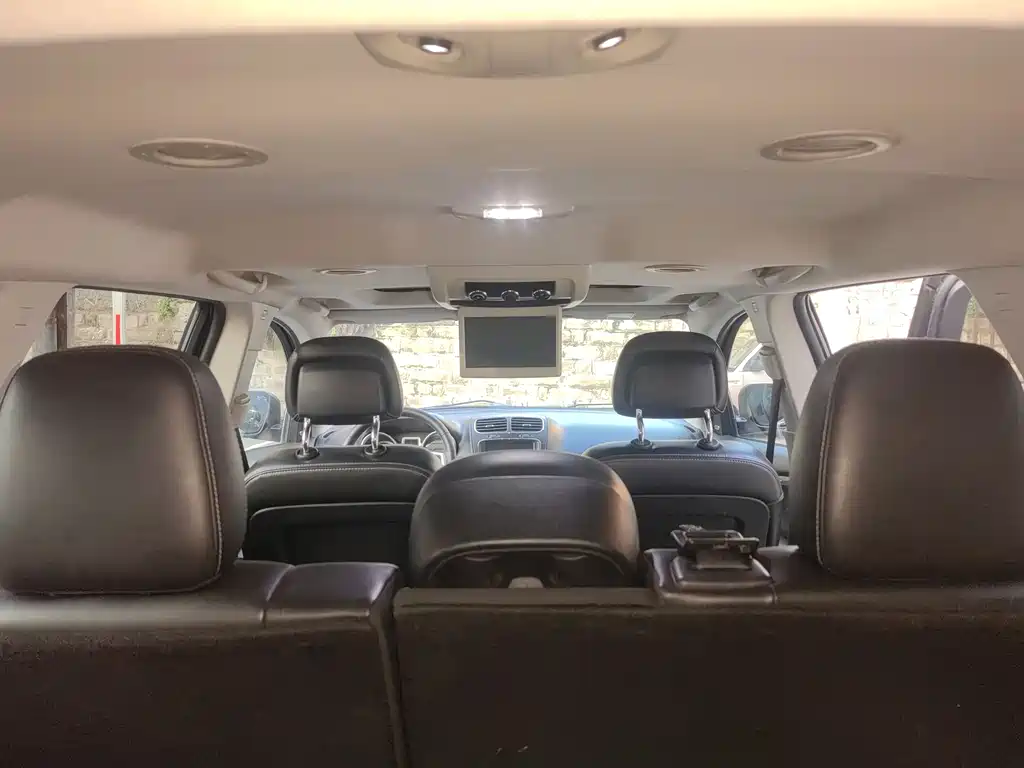 Dodge Journey 2014 — фото 11
