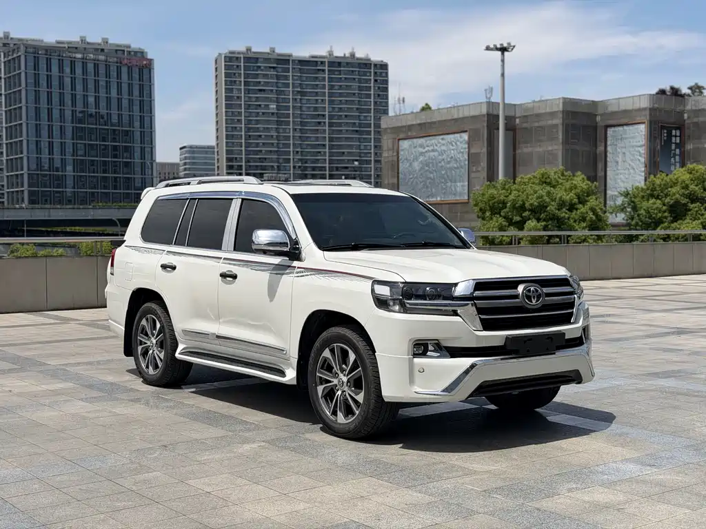 Toyota Land Cruiser 2018 — фото 3