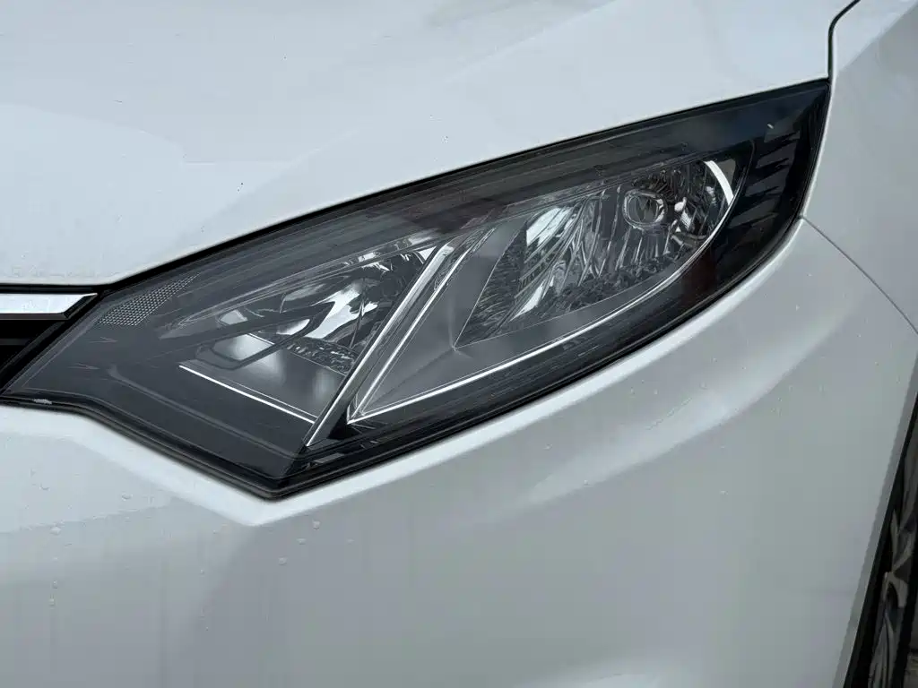 Changan Eado XT 2016 — фото 9