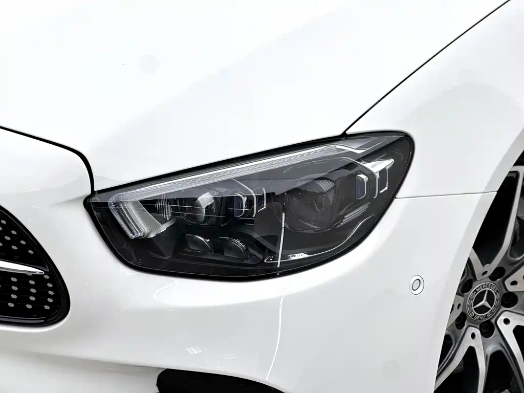 Mercedes-Benz E-Class 2023 — фото 17