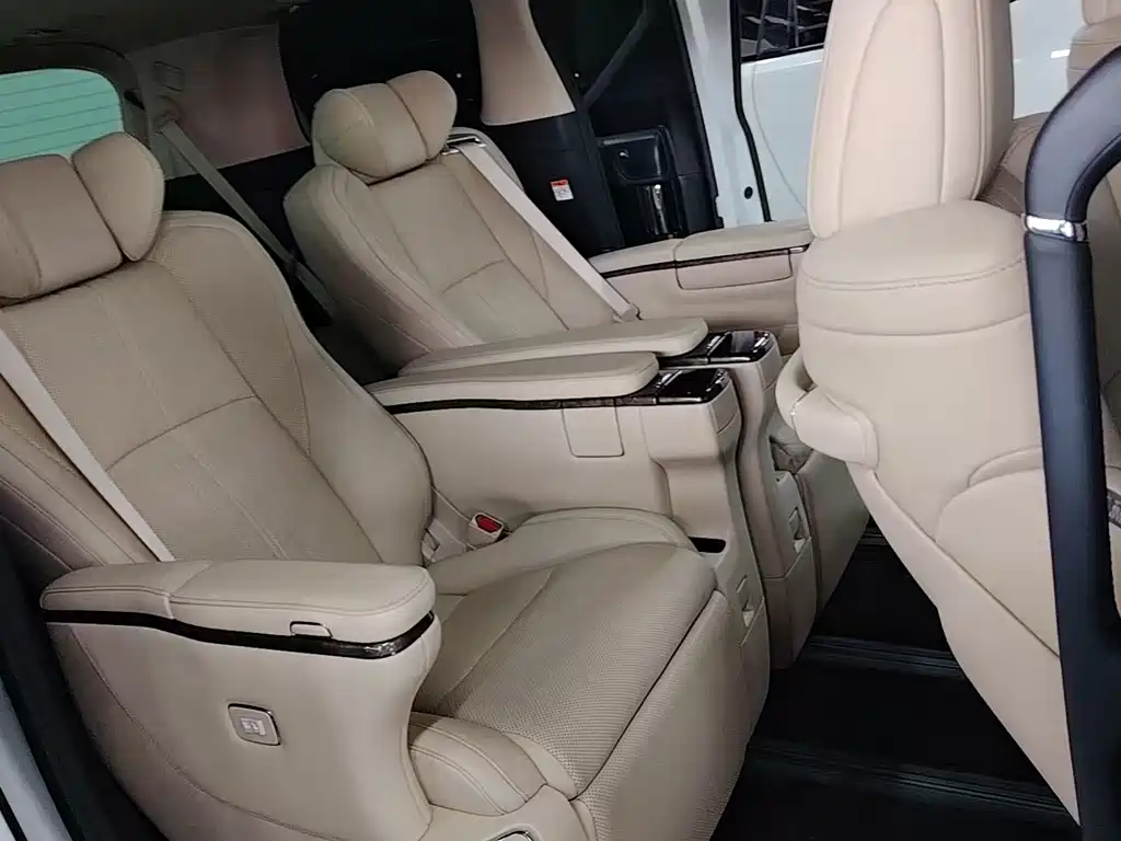 Toyota Alphard 2023 — фото 5