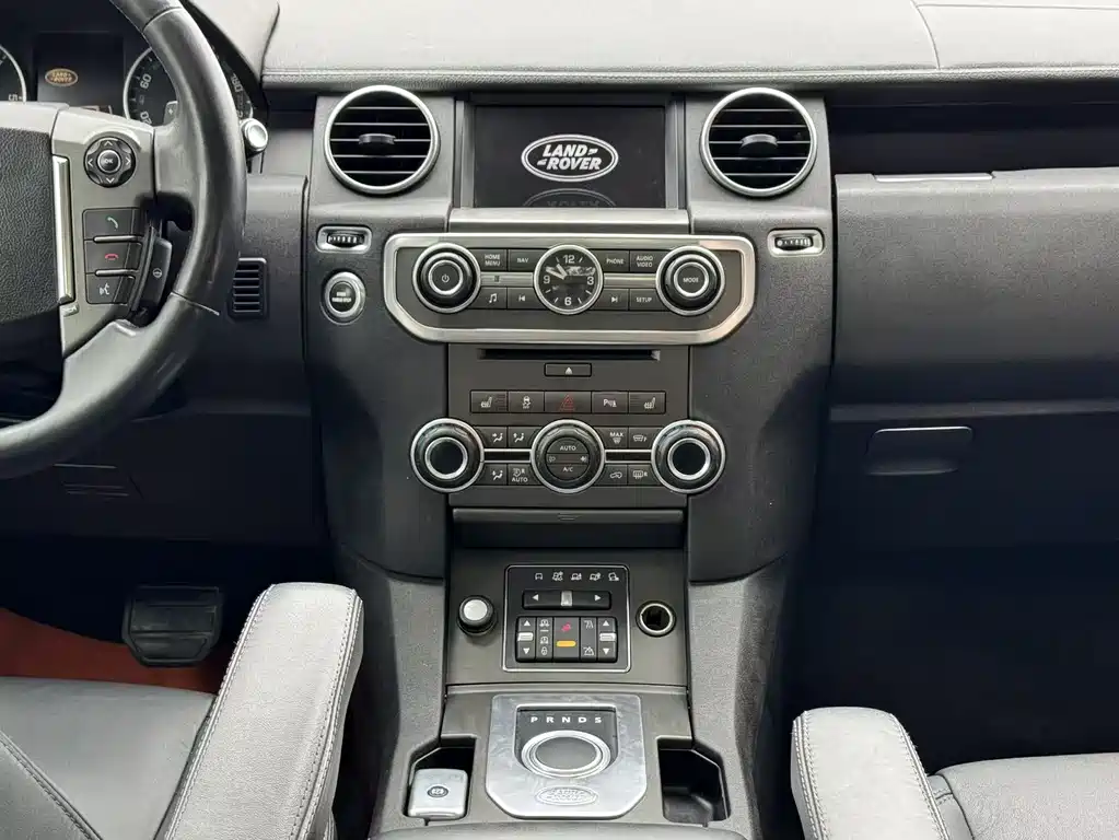 Land Rover Discovery 2015 — фото 10