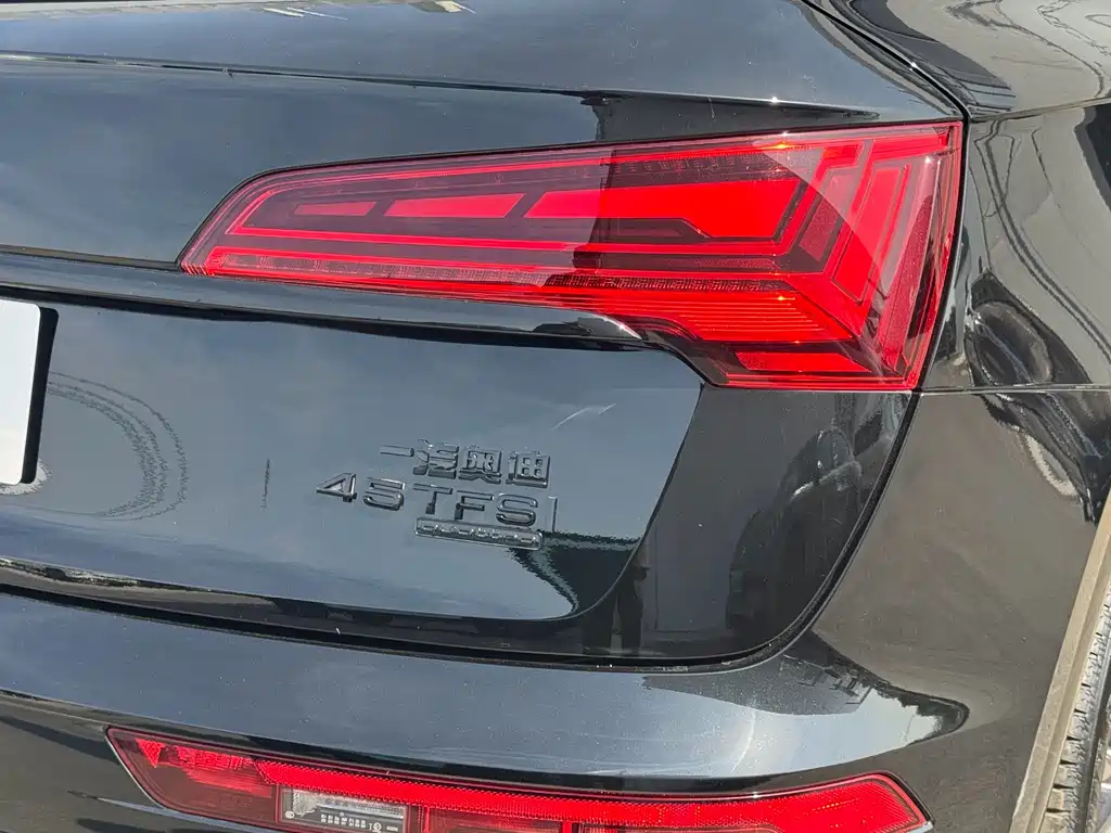 Audi Q5L 2024 — фото 12