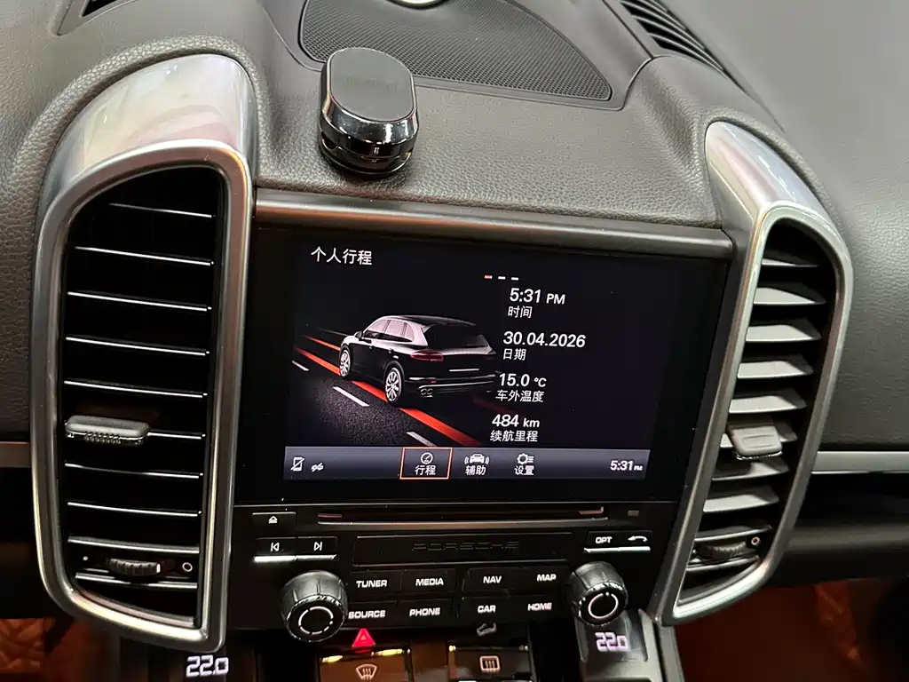 Porsche Cayenne 2017 — фото 15