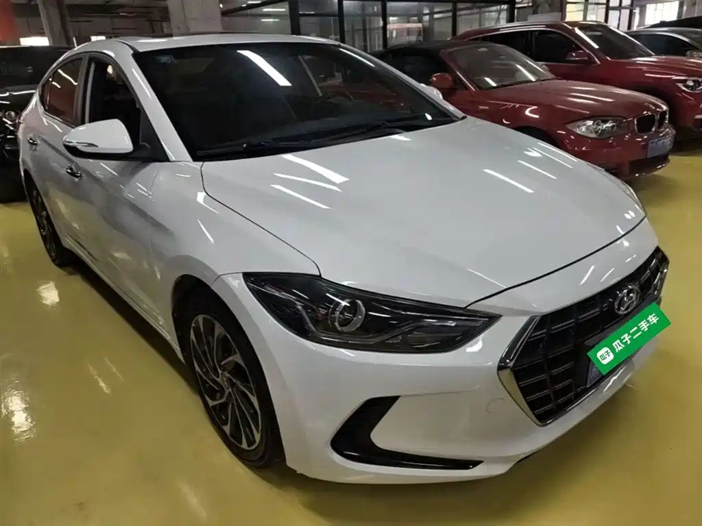Hyundai Elantra 2020 — фото 4