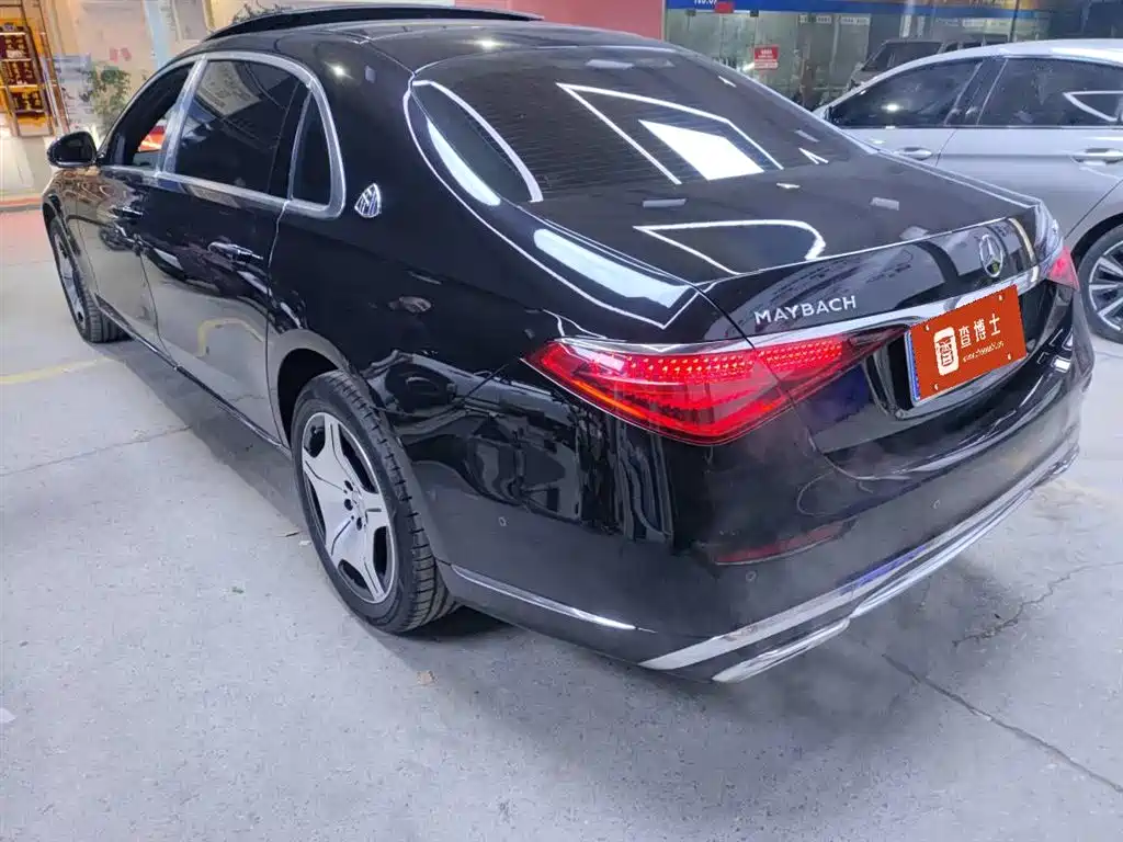 Mercedes-Benz S-Class 2025