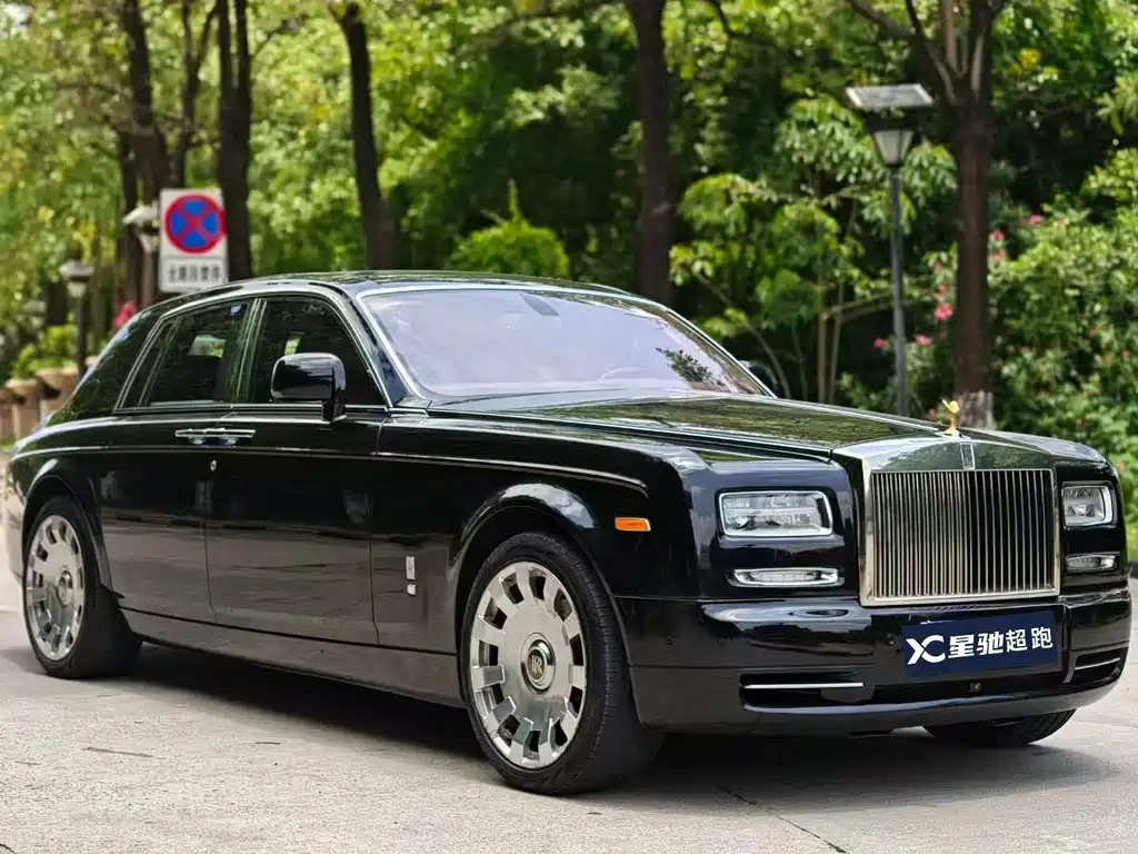 Rolls-Royce Phantom 2012 — фото 1