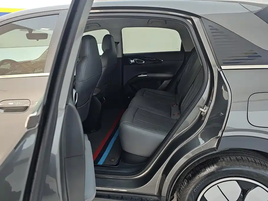 Geely Galaxy Starwish 2025 — фото 11