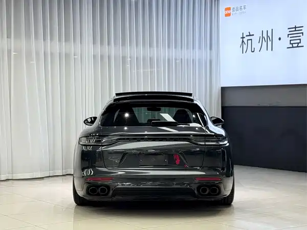 Porsche Panamera 2023