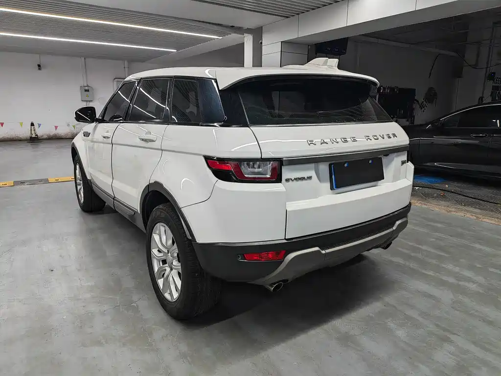 Land Rover Evoque 2018 — фото 15