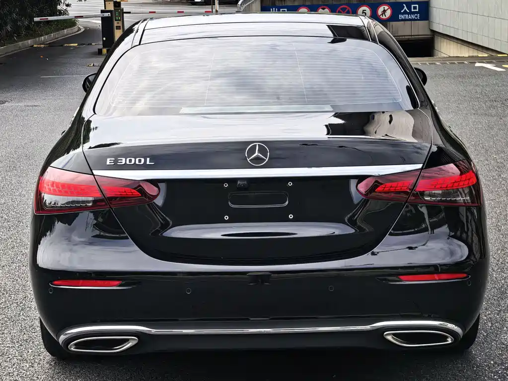 Mercedes-Benz E-Class 2021 — фото 13