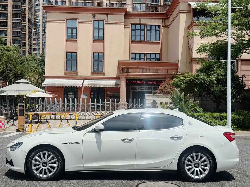 Maserati Ghibli 2018 — фото 4