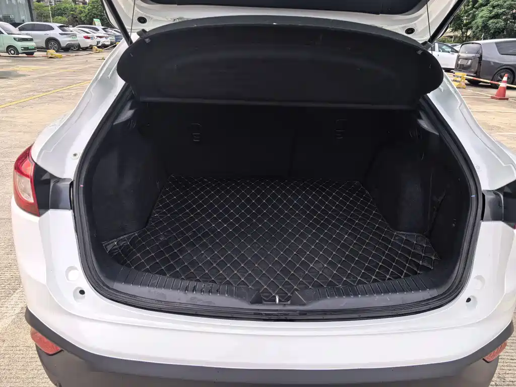 Mazda CX-4 2017 — фото 18