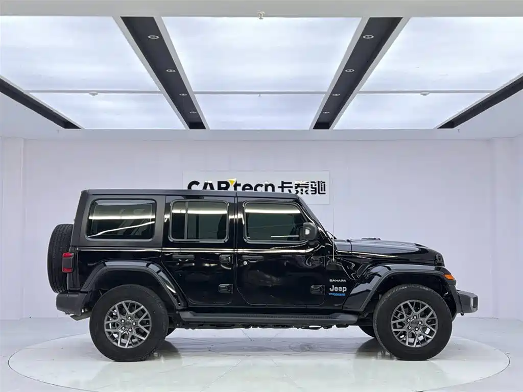 Jeep Wrangler PHEV 2023 — фото 6