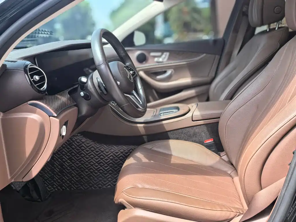 Mercedes-Benz E-Class 2020 — фото 30