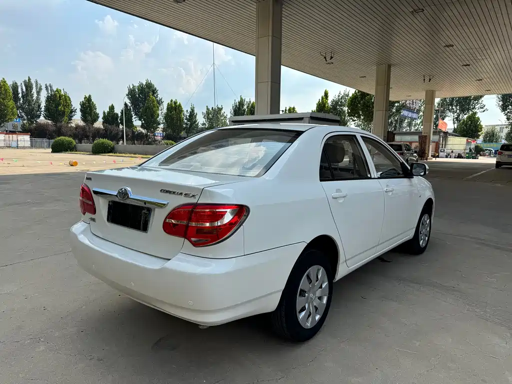 Toyota Corolla 2015 — фото 17