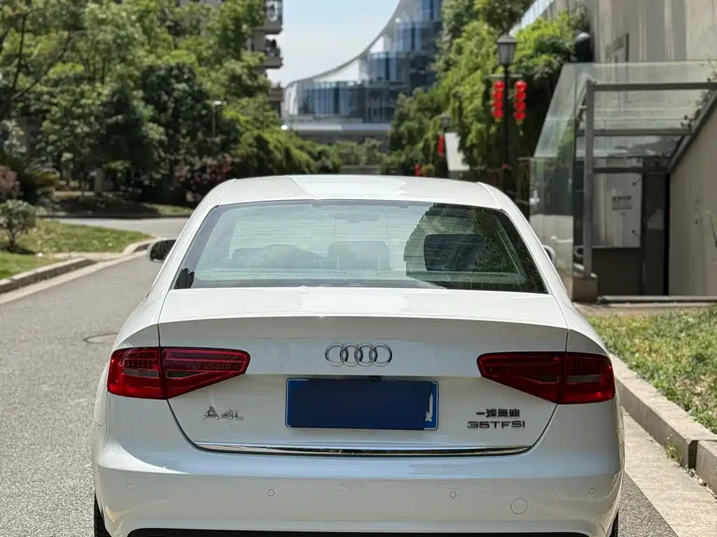 Audi A4L 2016 — фото 14