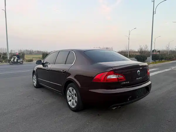 Skoda Superb 2012