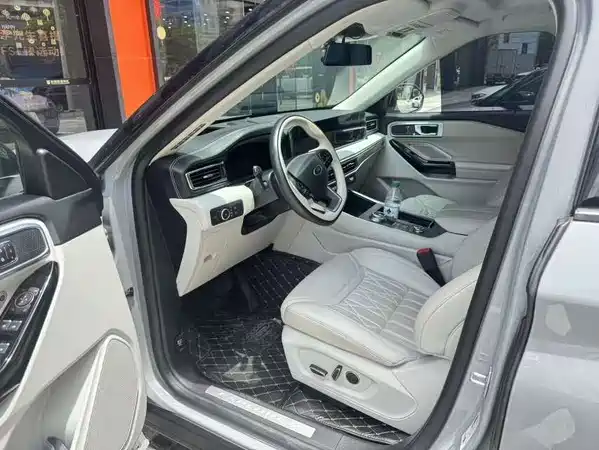 Ford Explorer 2024