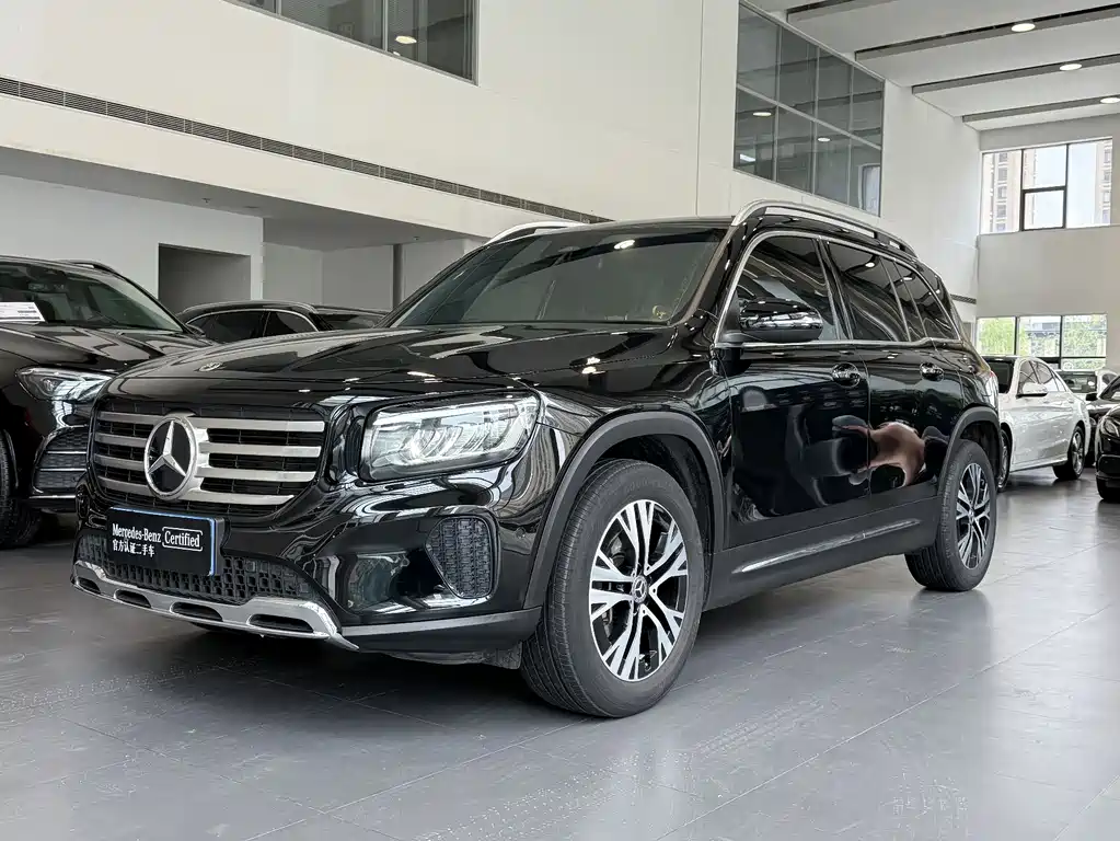 Mercedes-Benz GLB 2024 — фото 1