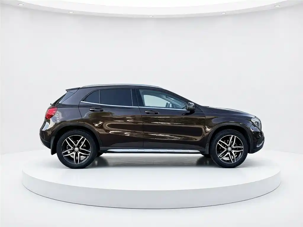 Mercedes-Benz GLA 2016 — фото 10