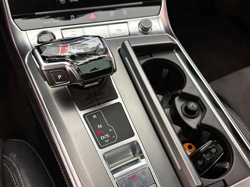 Audi A7L 2024 — фото 16