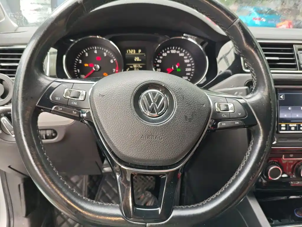 Volkswagen Sagitar 2017