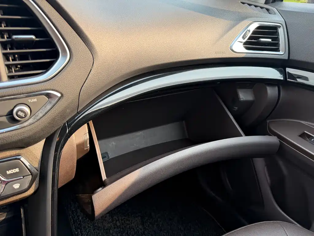 GAC Motor Trumpchi GS4 2015 — фото 25