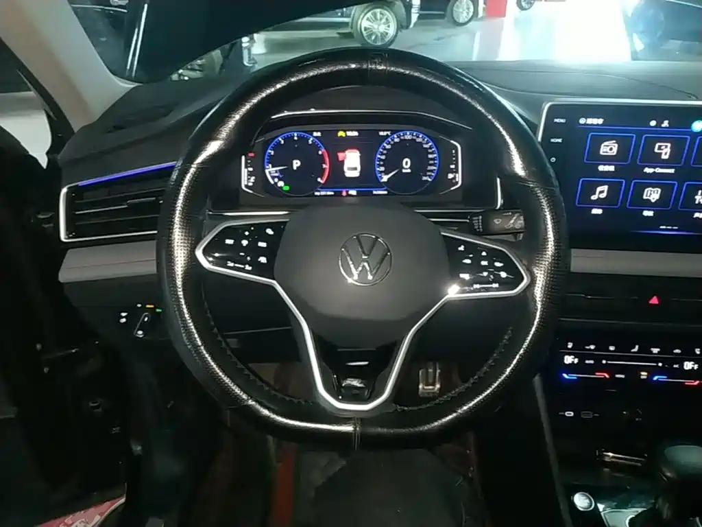 Volkswagen Tiguan L 2023 — фото 6