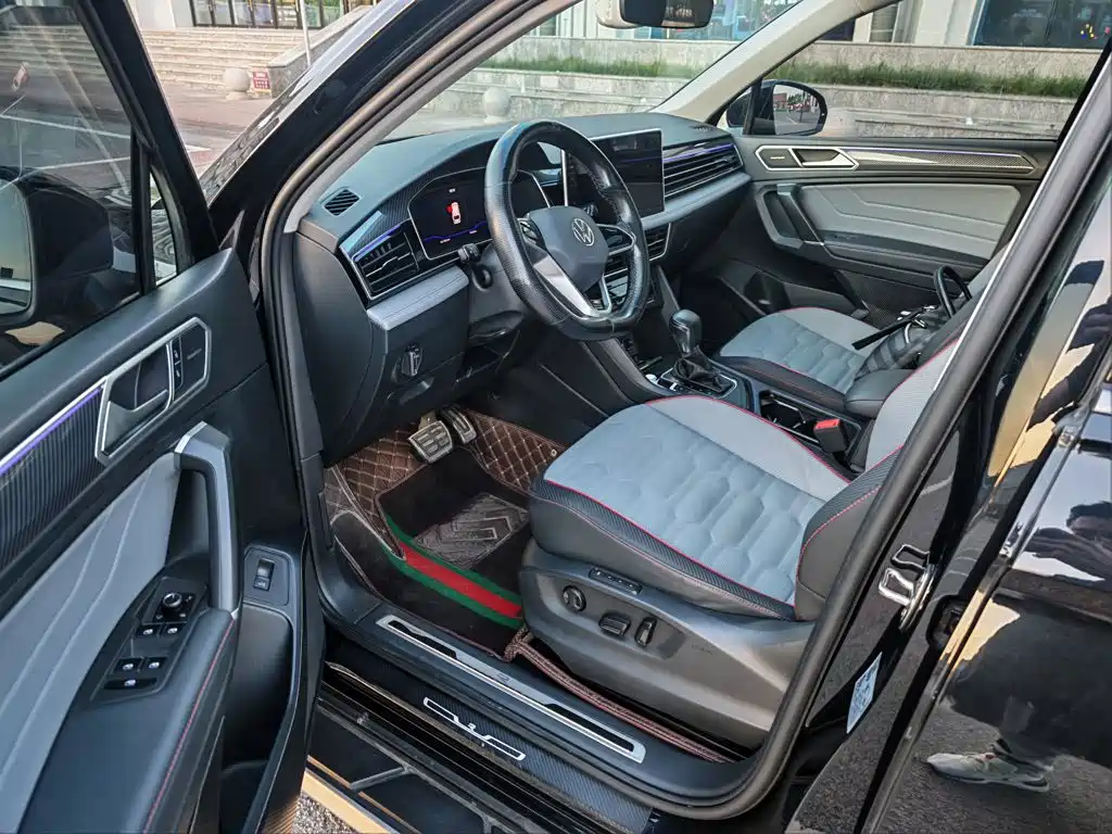 Volkswagen Tiguan L 2023 — фото 10