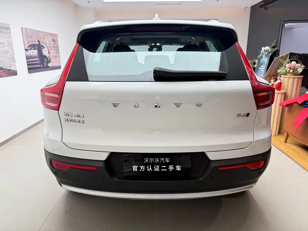 Volvo XC40 2025 — фото 12