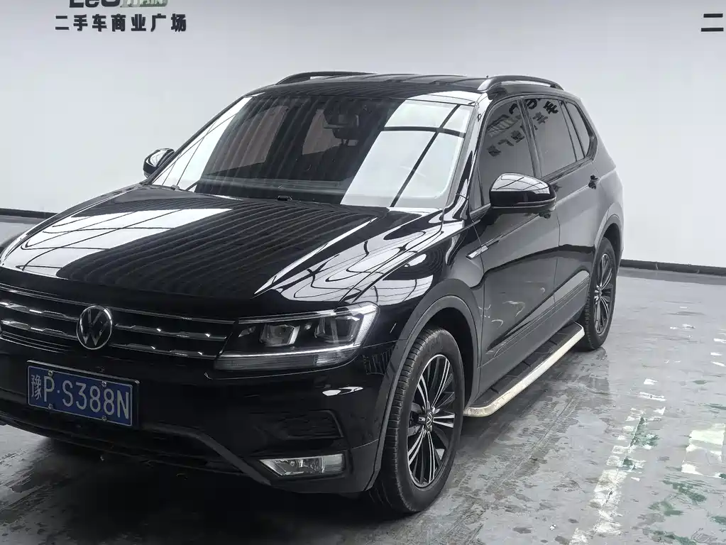 Volkswagen Tiguan L 2021 — фото 1
