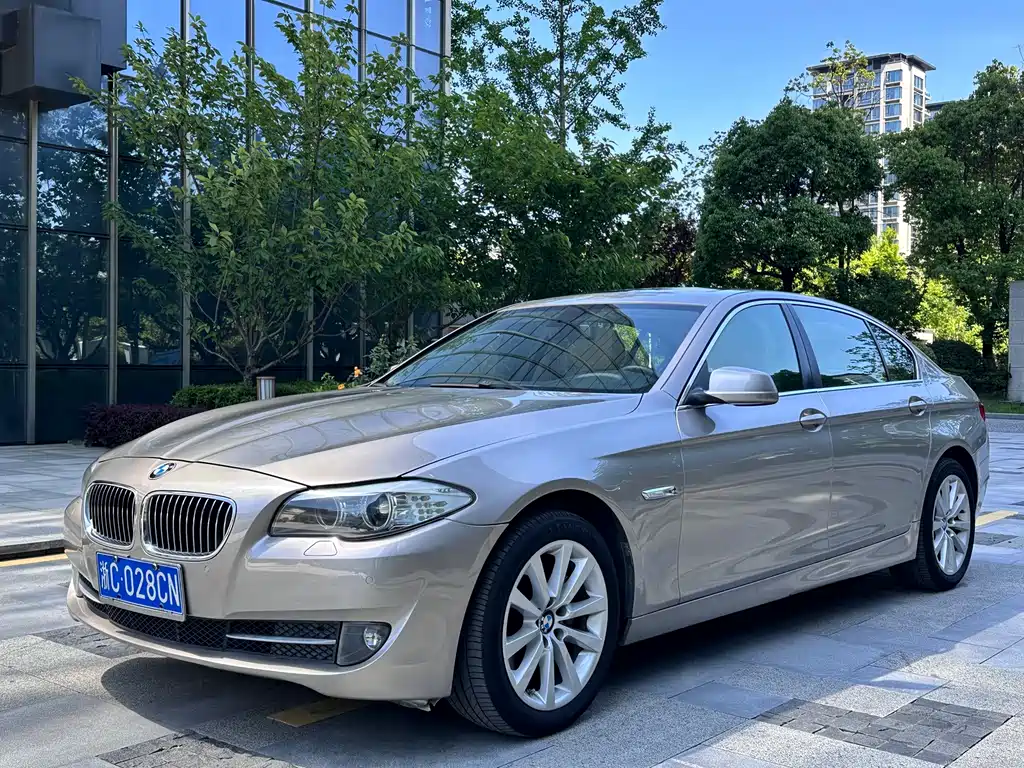 BMW 5 Series 2013 — фото 1
