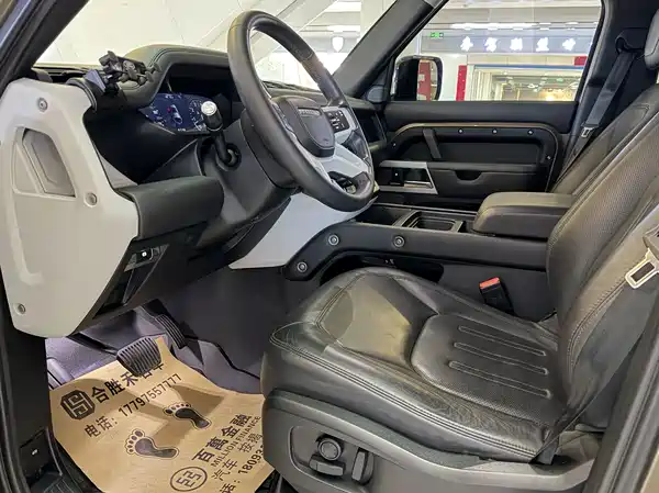 Land Rover Defender 2021