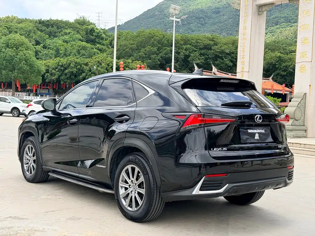 Lexus NX 2017 — фото 7