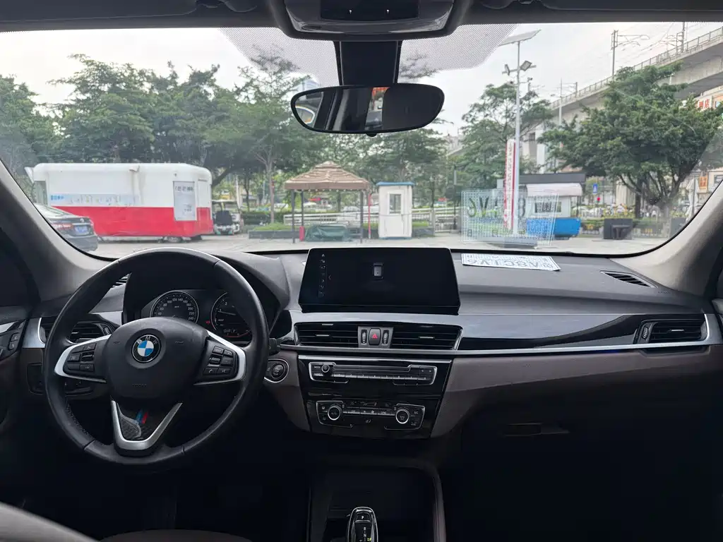 BMW X1 2020 — фото 8