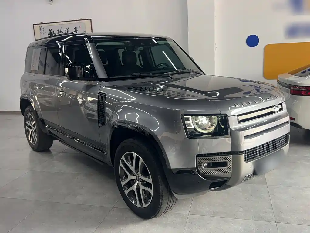 Land Rover Defender 2022 — фото 10