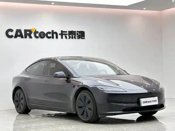 Tesla Model 3 2024
