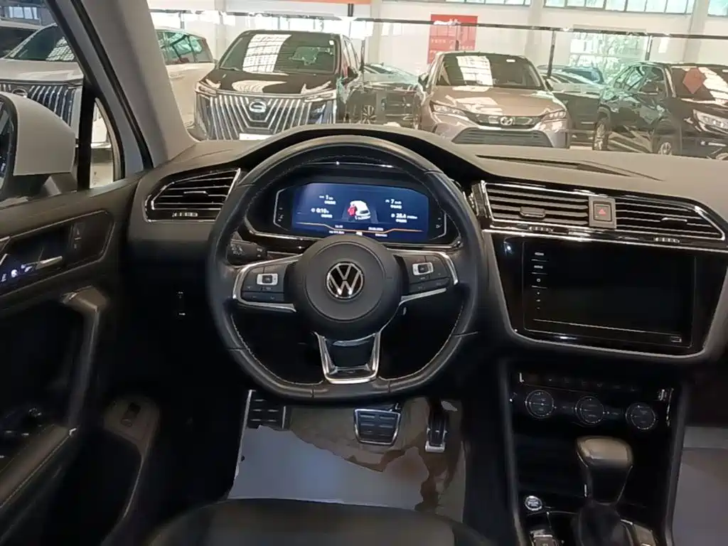 Volkswagen Tiguan L 2021