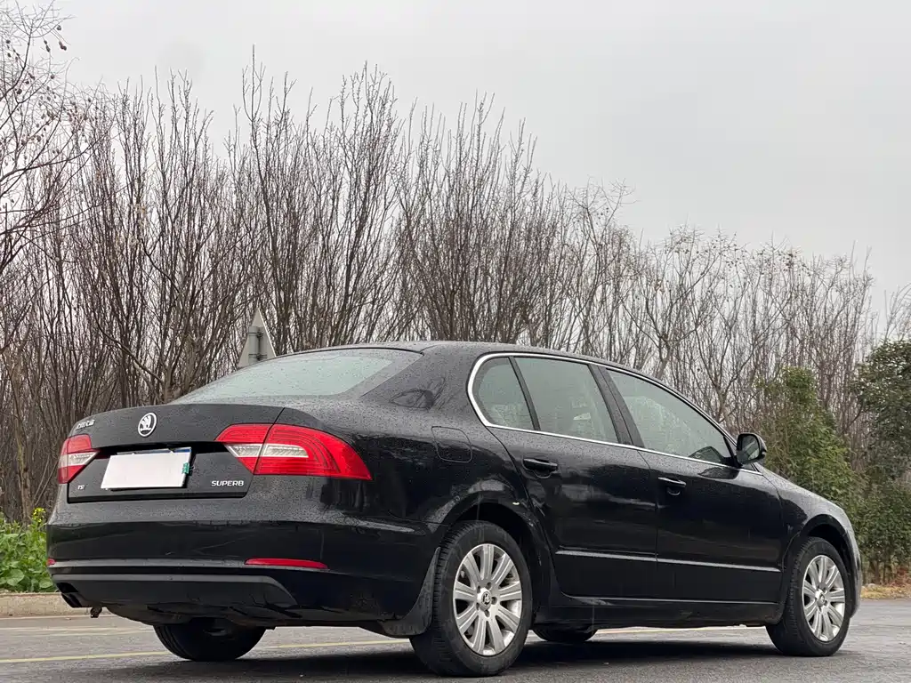 Skoda Superb 2015 — фото 7