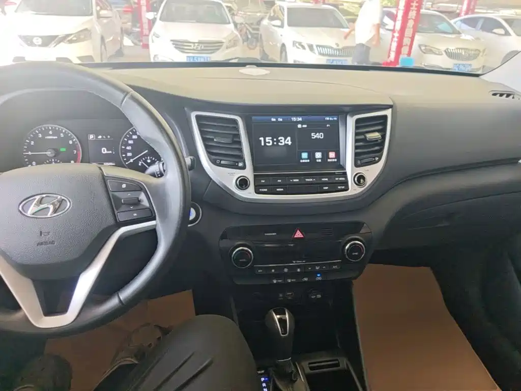 Hyundai Tucson 2017 — фото 10