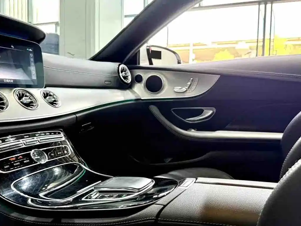 Mercedes-Benz E-Class 2020 — фото 14
