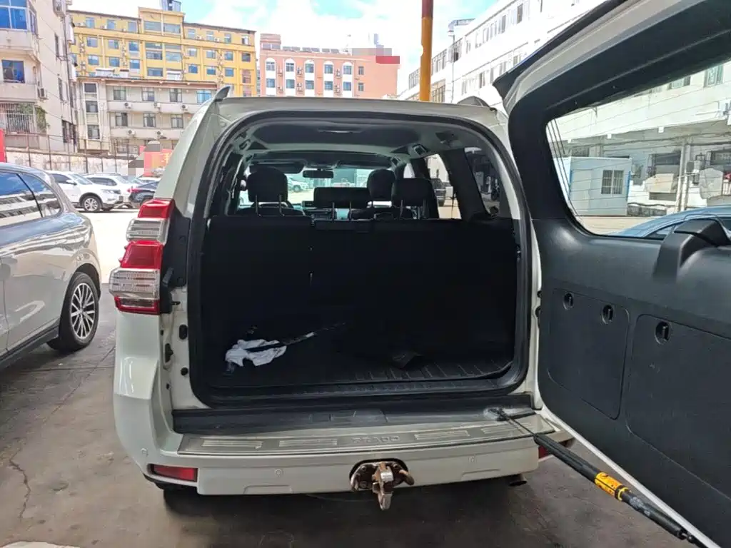 Toyota Prado 2017 — фото 19