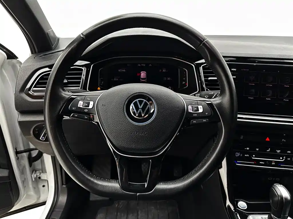 Volkswagen T-Roc 2021 — фото 18